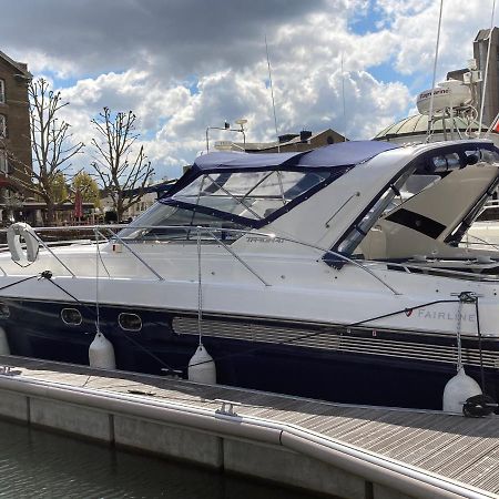 Entire Boat At St Katherine Docks 2 Available Select Using Room Options London Luaran gambar