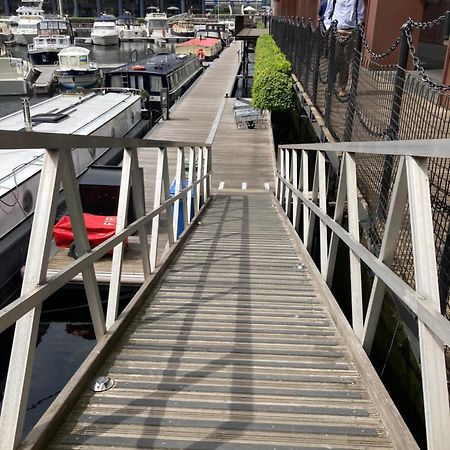 Entire Boat At St Katherine Docks 2 Available Select Using Room Options London Luaran gambar