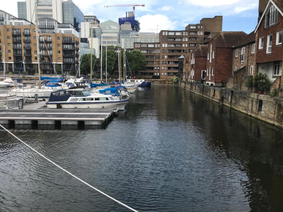 Entire Boat At St Katherine Docks 2 Available Select Using Room Options London Luaran gambar