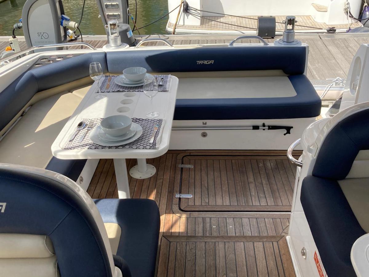 Entire Boat At St Katherine Docks 2 Available Select Using Room Options London Luaran gambar
