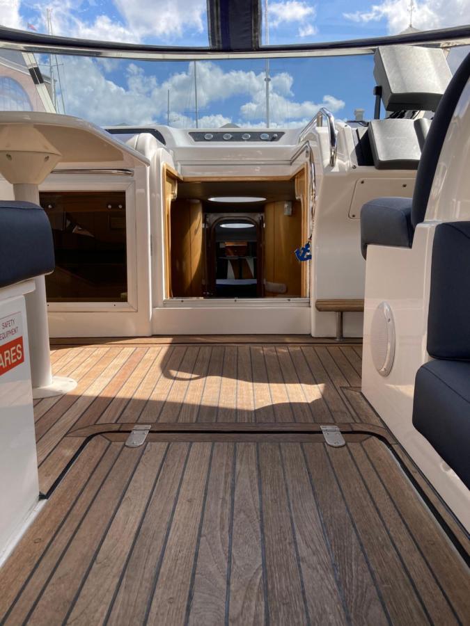 Entire Boat At St Katherine Docks 2 Available Select Using Room Options London Luaran gambar