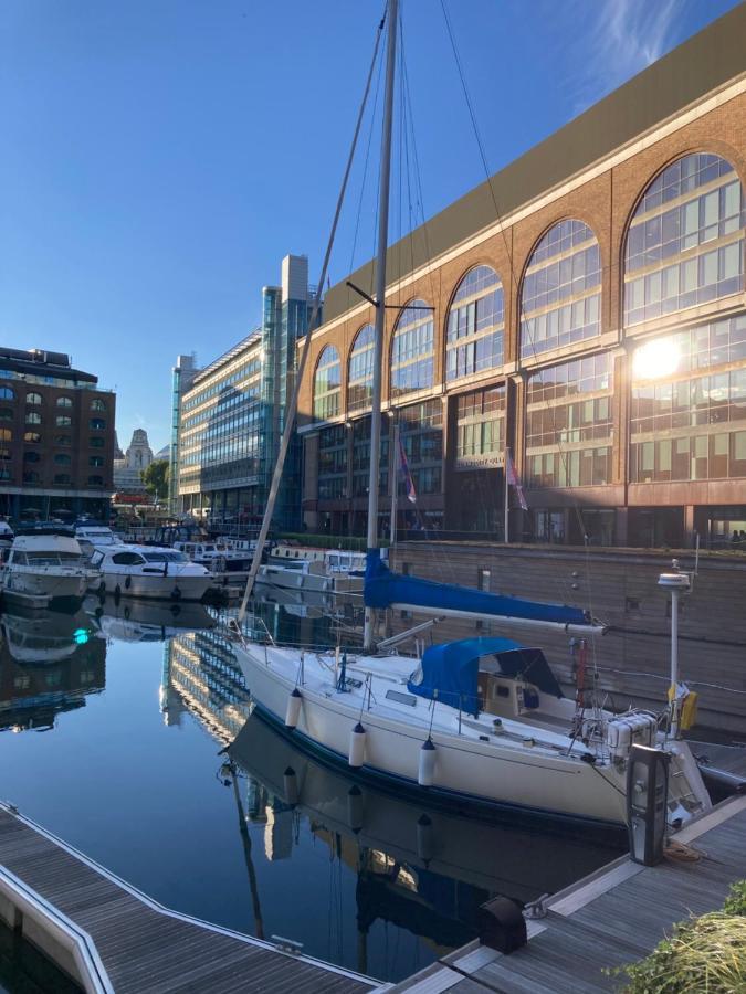 Entire Boat At St Katherine Docks 2 Available Select Using Room Options London Luaran gambar