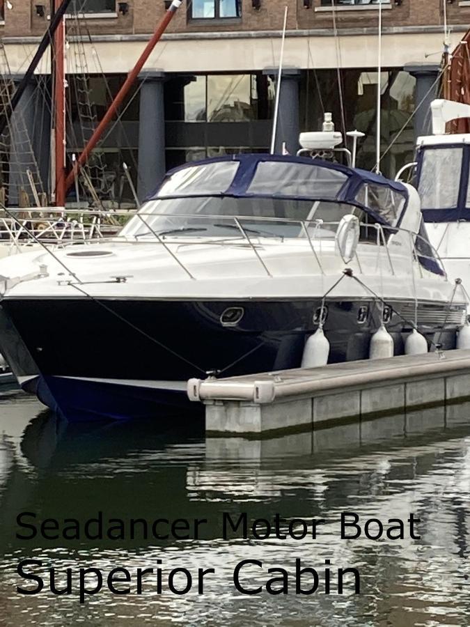 Entire Boat At St Katherine Docks 2 Available Select Using Room Options London Luaran gambar